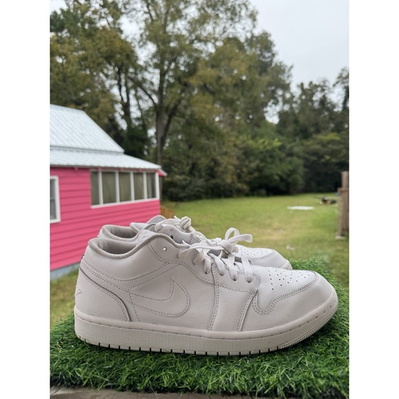 Jordan 1 Low Triple White Sneakers Size 9.5 553558 136 - Picture 2 of 8